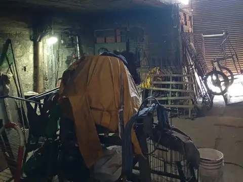 2 Locales, todo losa, en Merlo Norte