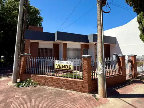 Casa en alquiler sobre Avenida Sarmiento 1690