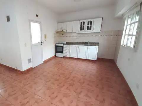 Depto Tipo Casa en Alquiler de 2 dormitorios