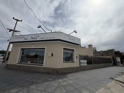 Venta de LOCAL y CASA céntrica en Caleta Olivia