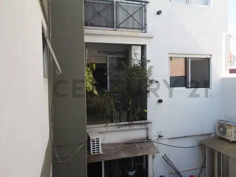 VENTA PH 2 AMBIENTES EN VILLA URQUIZA CON BALCON AL LATERAL