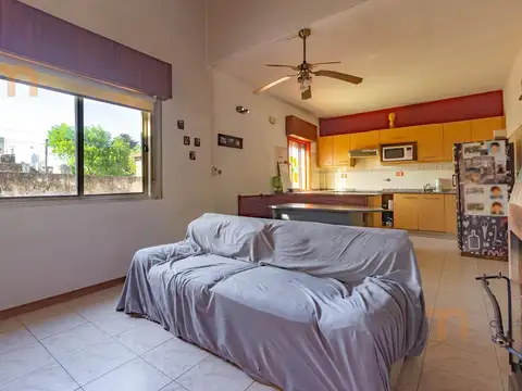 Depto Tipo Casa 6 ambientes con 2 baños