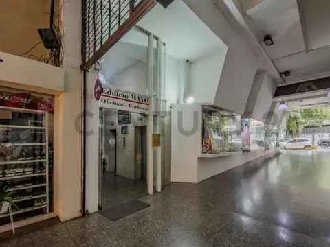 Oficina con baño privado en Galería Mayo, ciudad de La Plata