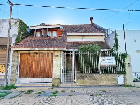 Casa en venta 3 dormitorios en Berisso calle 15 e/ 169 y Av. Montevideo