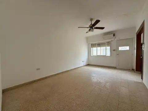 DEPTO EN PLANTA BAJA + PATIO + COCHERA