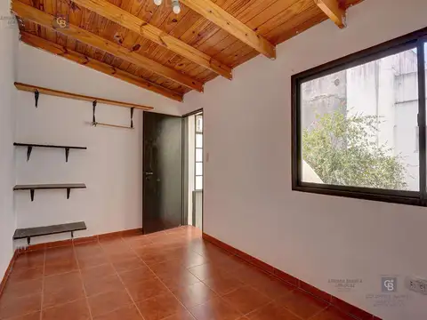 Depto Tipo Casa 5 ambientes con 1 baño