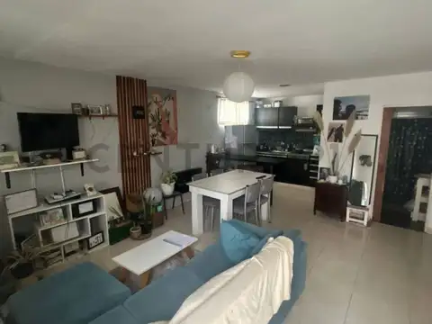 Oportunidad en Berisso - 3 departamentos en un mismo lote