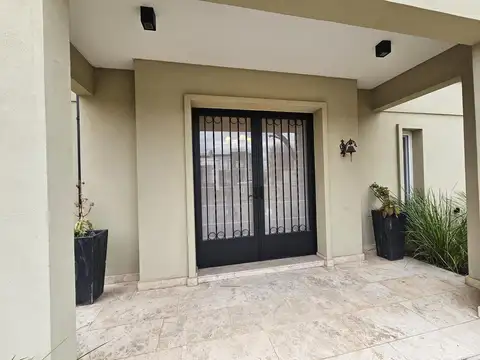 Casa en Alquiler Temporal en Countries y Barrios Cerrados en Moreno, USD 13.000