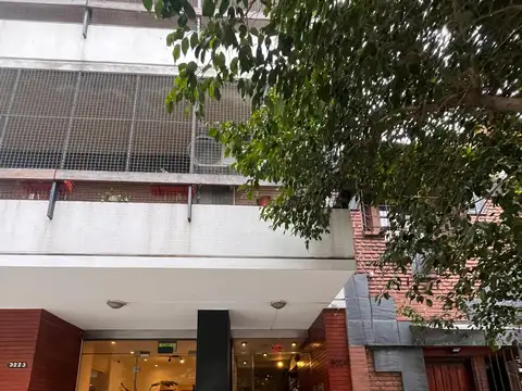 Excelente Departamento  3 Ambientes con amplio balcón al frente.