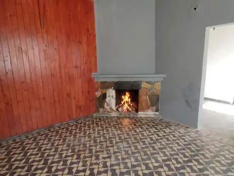 Casa 3 ambientes con 1 baño