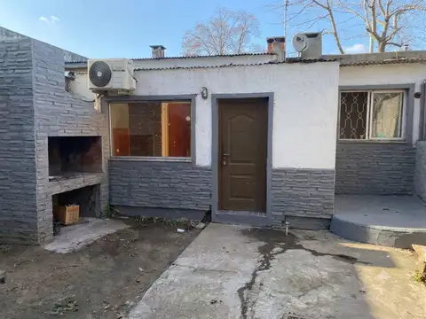 Alquiler Casa 2 dormitorios  Santiago Vázquez