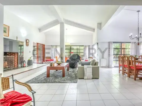 Casa en Venta en Saavedra (Zarate), USD 255.000