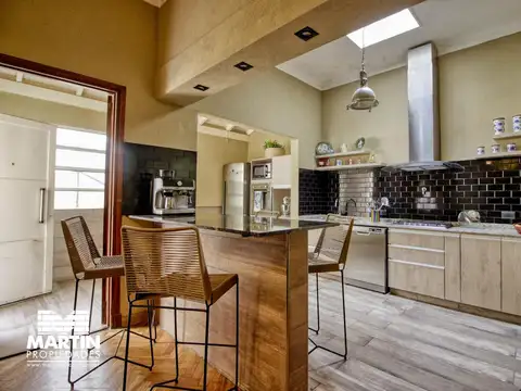 Casa 4 amb en venta con patio, terraza y quincho - Olivos