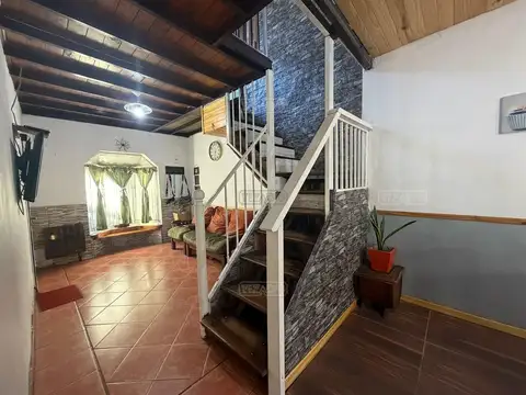 Casa 4 ambientes con 2 baños