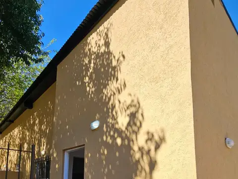 ALQUILER - CASA CON PILETA