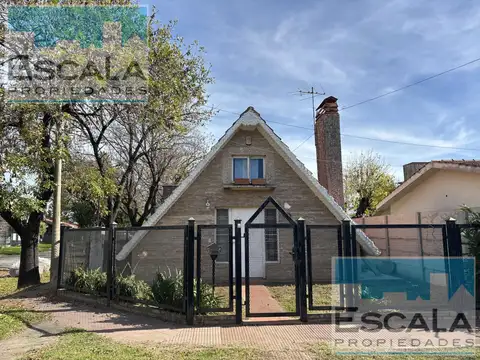 CASA EN BAIGORRIA ZONA RIO CON JARDIN COCHERA QUINCHO PILETA