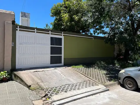 ALQUILER DE CASA EN BARRIO AGET(PJE FONTANAROSA)