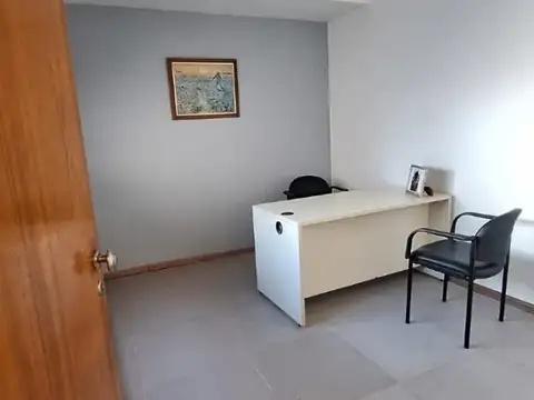 Oficina en Alquiler en Barrio Parque San Martin, $ 2.000.000
