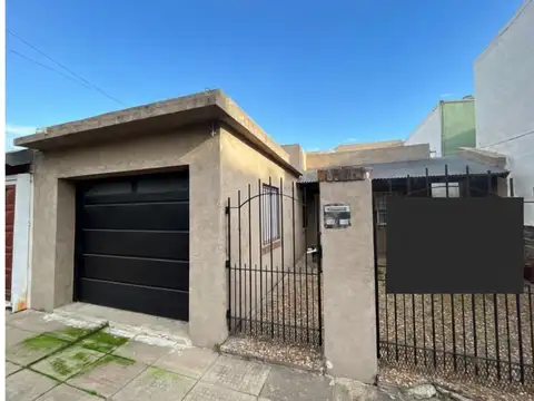 CASA - 5 AMBIENTES - S.A. DE PADUA- CON PARQUE Y PILETA