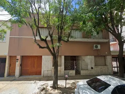Casa en venta - 3 Dormitorios 2 Baños - Cochera - 352Mts2 - Mercedes