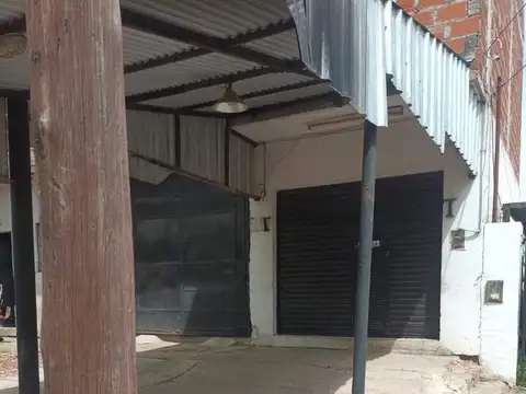 Local En Los Cachorros M169a