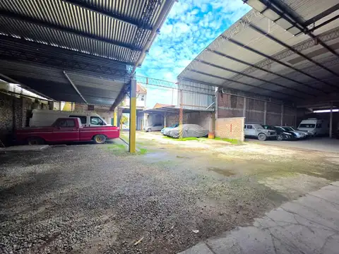 Galpon en Venta 43  mts Fondo