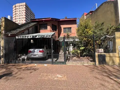 Casa PB y PA — 4+2 Ambientes con Garage y Doble Entrada | Remedios de Escalada de San Martín 5000, V