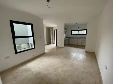 Casa 4 ambientes con 2 baños