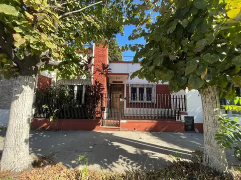 Venta casa 3 ambientes jardín terraza Ramos Mejía