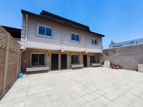 Casa 4 ambientes con 1 baño