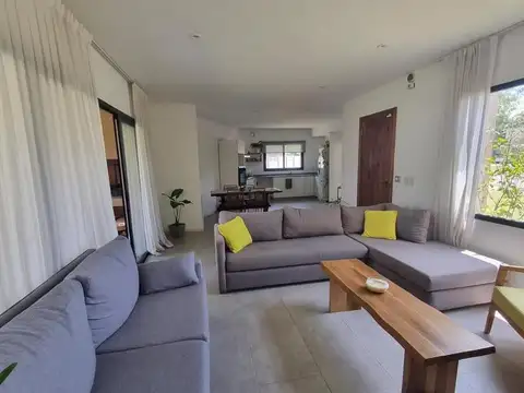 Casa en Alquiler en La Cañada - Los Arces, USD 890