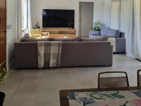 Casa en ALQUILER en Los Arces