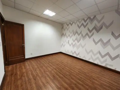 Oficina 4 ambientes con 1 baño