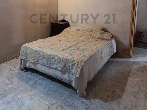 Casa 2 ambientes con 1 baño