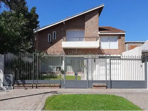 EXCELENTE CHALET EN CATSELAR NORTE