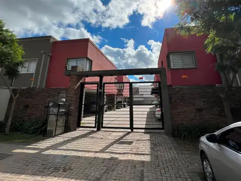 San Juan 700, Piso SEMICUB