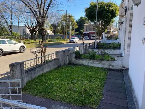 VENTA DUPLEX 4 AMB A REFACCIONAR EN  V.BALLESTER