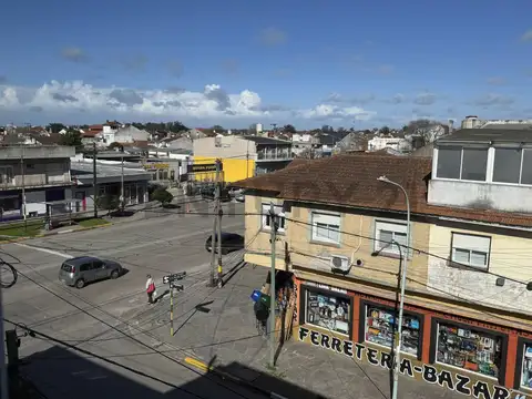 Venta de  PH 3 ambientes mas local comercial, Peralta Ramos Oeste, Mar del Plata.