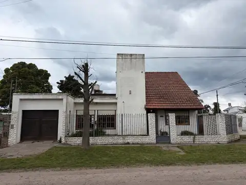 Casa 3 ambientes con cochera en Colinas de Peralta Ramos