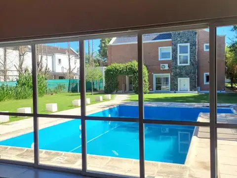 Casa 7 ambientes con 4 baños