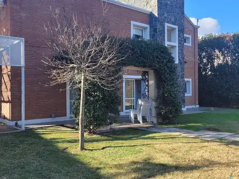 Casa en Venta en Jockey Club, USD 680.000