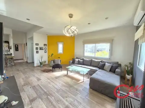 Casa 4 ambientes con 3 baños