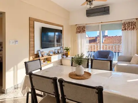 Venta de Departamento tipo PH 2do piso por escalera S/Expensas, Caseros