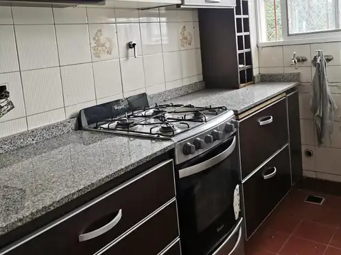 Depto Tipo Casa 2 ambientes con 1 baño