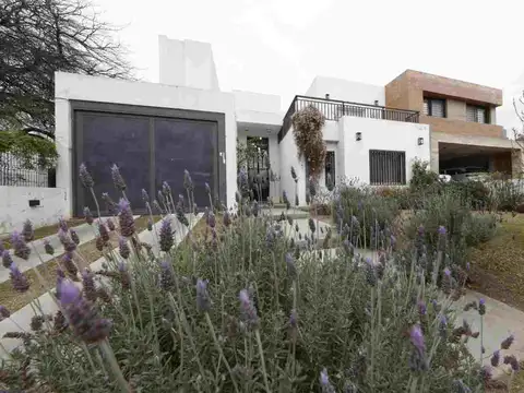 VENTA CASA RIBERAS DE MANANTIALES