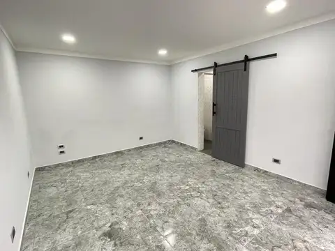 EN VENTA LOCAL RECICLADO EN BARRIO SAN JOSE