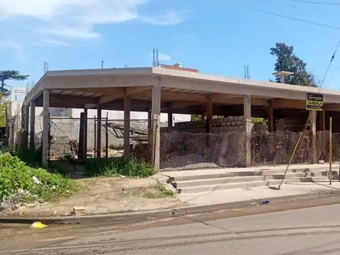 Local en Alquiler en Isidro Casanova, $ 450.000