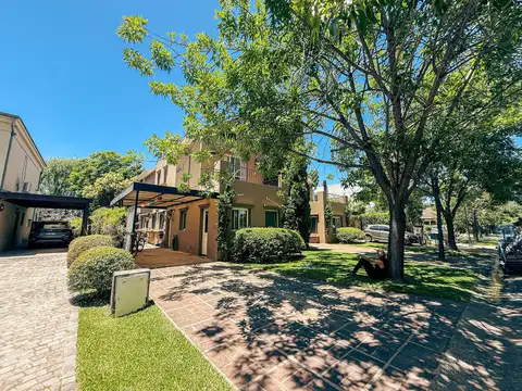 Casa en Venta al Este