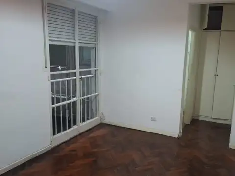 DEPARTAMENTO DE DOS AMBIENTES S/AV RIVADAVIA