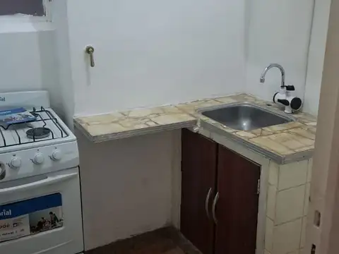 Avenida Rivadavia 3000, Piso 1
